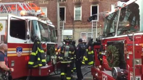 1 Dead 1 Critical After Suspicious Fire Rips Through Queens Building Abc7 New York