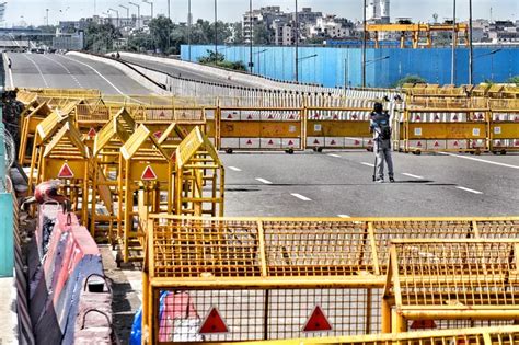 Delhi Police Removes Barricades Blocking Roads At Tikri Ghazipur