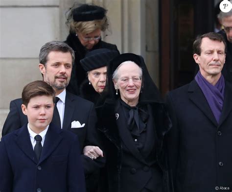 La reine Margrethe II de Danemark entourée de ses fils le prince