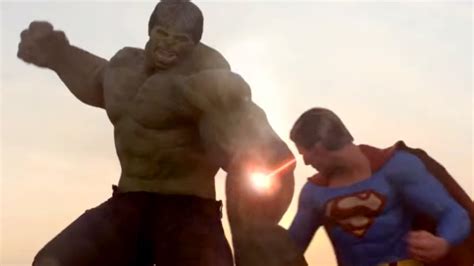 Superman vs. Hulk Fan Battle