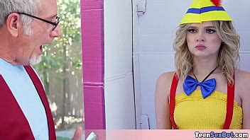 Old Pops Having Fun With His Teen Sex Toy XNXX