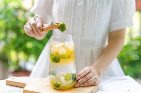 Premium Photo Summer Refreshing Drink Iced Lemon Tea