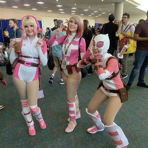 I Found Two Other Gwenpools At Sdcc This Year I Am In The Middle