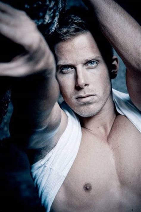 Gay Carioca Rouba A Cena No Reality Minha Praia