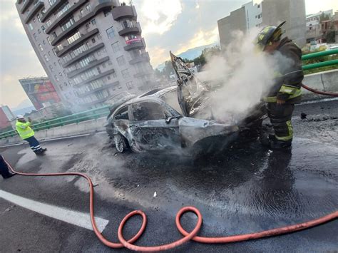 Auto Se Incendia En El Segundo Piso Del Perif Rico En La Cdmx Video