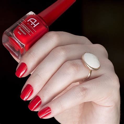 Esmalte nude tonalidades e inspirações para adotar essa cor clássica