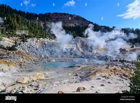 Geothermal activity in Lassen Volcanic National Park Stock Photo - Alamy