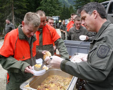 Bundesheer Steiermark Fotogalerien Assistenzeinsatz Im Mur Und