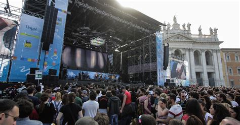 Ligabue Al Concertone Del Primo Maggio Forse Conducono Ambra E Biggio