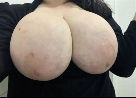 Heres Mine Nudes Biggerthanherhead NUDE PICS ORG