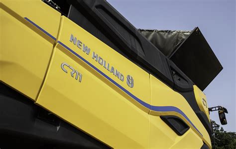 New Holland Presenta La Cr Cosechadora