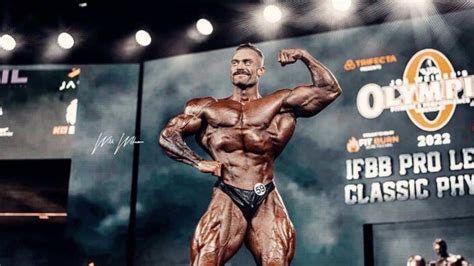 Chris Bumstead Wins 2022 Classic Physique Olympia Completes Four Peat