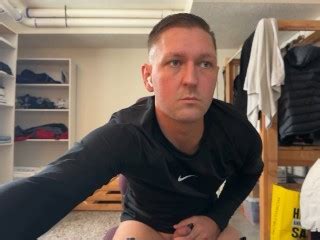 在地下室向 Sophie Dee 射精 Pornhub Gay