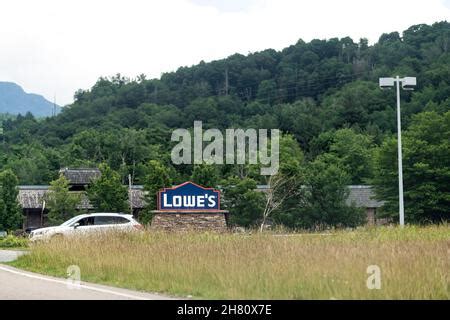 Small shop interior improvement and construction works Stock Photo - Alamy
