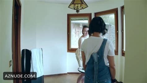 ROBERTA DEMOLLI Nude AZNude