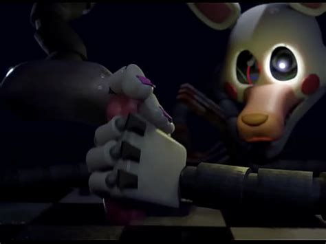 Mangle suce une énorme bite XVIDEOS