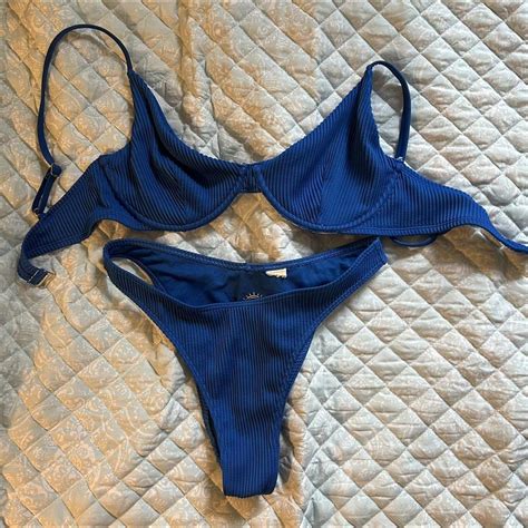 Hollister Bikini Top Is 36D Underwire With No Depop