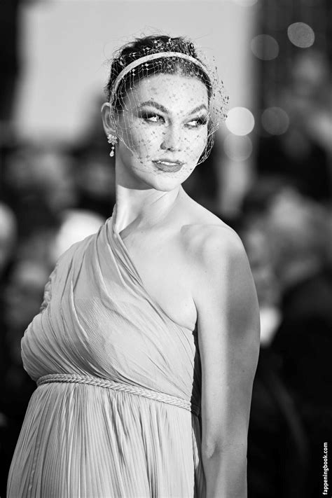 Karlie Kloss Nude OnlyFans Leaks Fappening FappeningBook