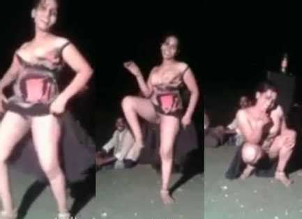 Pakistan Nude Mujra Dance By A Sexy Girl