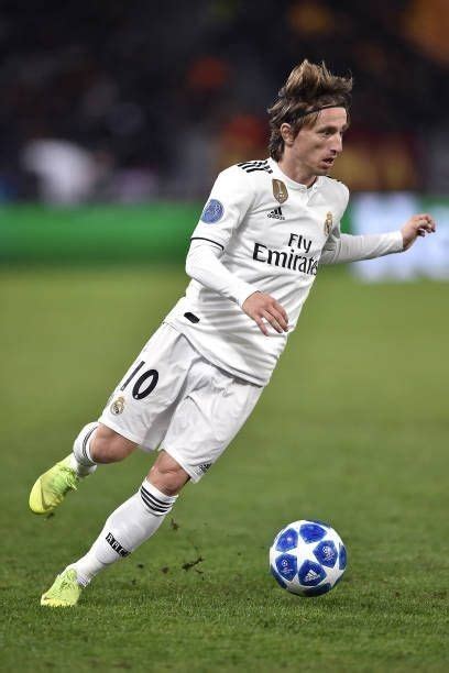 Pin By Ahammad Tausif Mayeen On Footballzz Modric Luka Modri Real