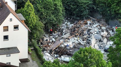 Haus Explosion im Sauerland Tote Frau aus Trümmern geborgen