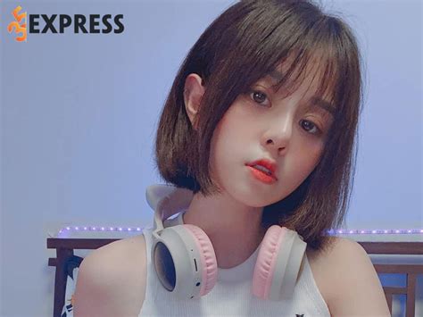 Ngọc Éng là ai Hot Tiktoker GenZ xinh đẹp được ví như búp bê sống