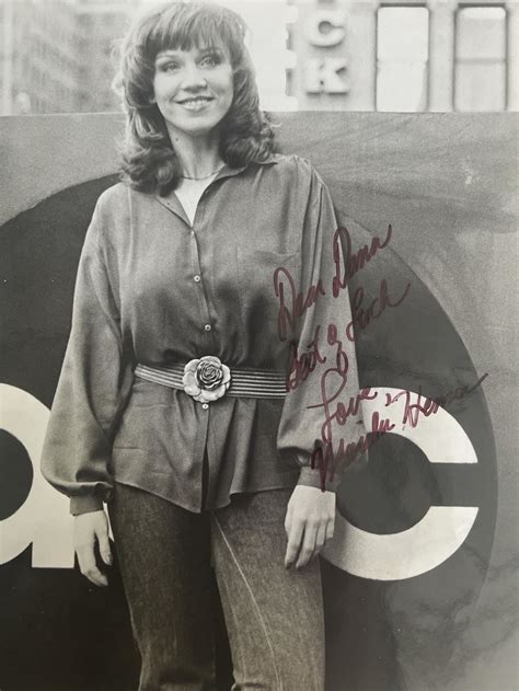 Taxi Marilu Henner signed photo