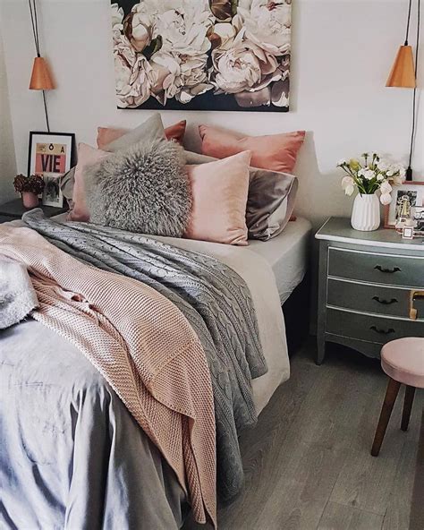 20 Pink And Gray Room Ideas ZYHOMY