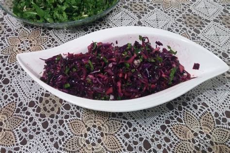 Turşu Tadında Mor Lahana Salatası Tarifi