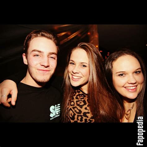 Toni Paras Nude Leaks Photo Fapopedia