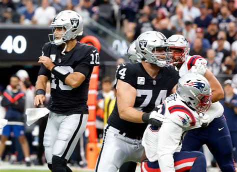 Raiders Jimmy Garoppolo Misses Practice With Back Injury Raiders