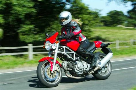 DUCATI MONSTER 620 (2001-2006) Review, Specs & Prices