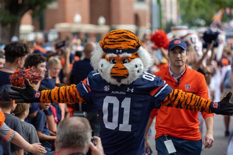 Photos A Look At Tiger Walk Before The San Jose State Game Sports