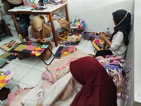 Serap Tenaga Kerja Wanita Ini Sulap Limbah Kain Hingga Tembus Pasar