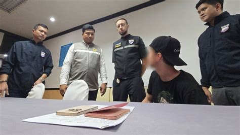 Phuket Pickup Truck Sex Russian Man Banned And Thai Woman Arrested Thaiger