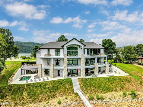 $11 Million Lakefront New Build In Tennessee (PHOTOS)