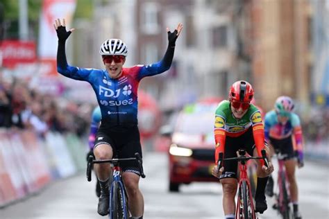 Li Ge Bastogne Li Ge Grace Brown Sprinte Vers Une Grande Victoire