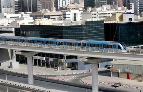 Trem Inteiramente Automatizado Do Metro Em Dubai Imagem De Stock