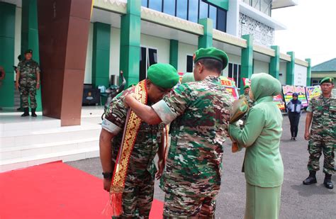 Korem Gatam Gelar Tradisi Pelepasan Pejabat Lama Diary