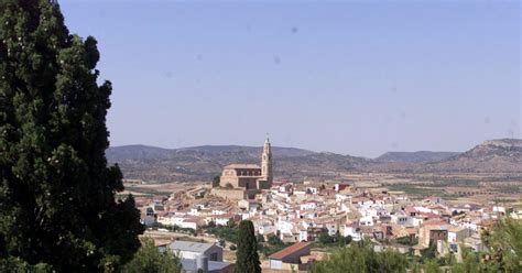 Homenaje a un maestro republicano Cartas al Director Heraldo de Aragón