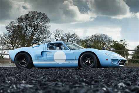 The Last Ford Gt40 Just Sold At Auction For Nearly 3 5 Million Maxim