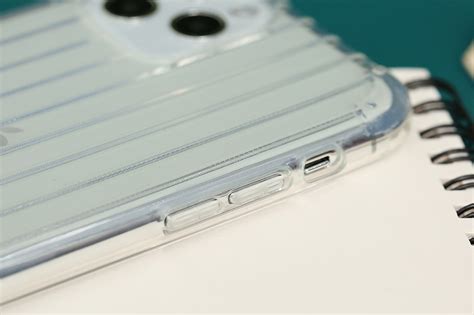 Ốp lưng iPhone Pro Nhựa dẻo Luggage Nake Slim JM Nude giá rẻ