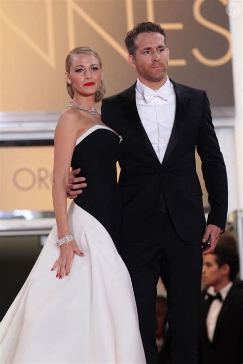 Photo Blake Lively Et Son Mari Ryan Reynolds Mont E Des Marches Du