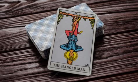 El Colgado Qué significa esta carta Tarot Esperanza Mía