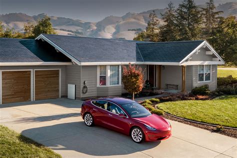 Tesla Now Lets You Rent Solar Panels in the US