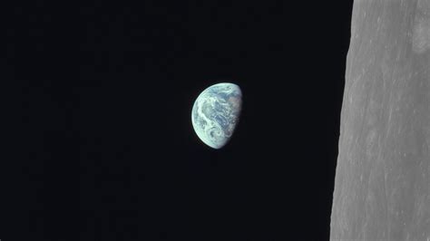 50 Years Later The Iconic Apollo 8 Earthrise Photo Still Gives Us Chills