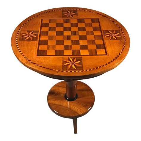 Antique Chess Table: Rich with History, Ready for Play - Styylish