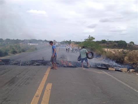 G Ap S H De Protesto Manifestantes Retiram Barricada E Liberam A