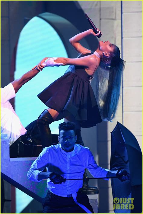 Ariana Grande Performs No Tears Left To Cry At Bbmas 2018 Watch Now Photo 1161242 Photo