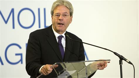 Italy president mandates foreign minister to form new government